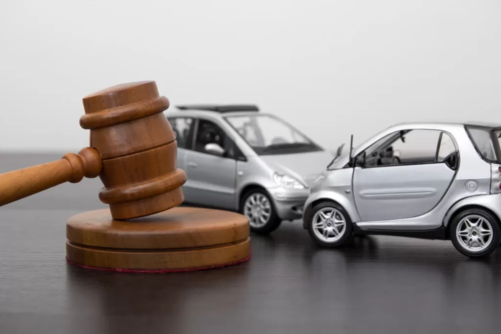 What does a car accident lawyer do for legal advice?